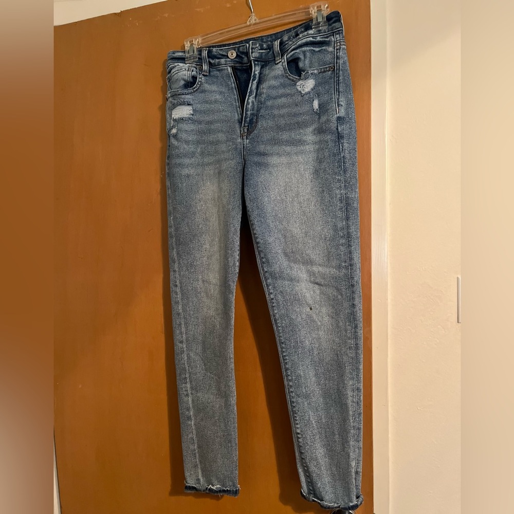 Distressed American eagle mom jeans dark to mid wash size 2